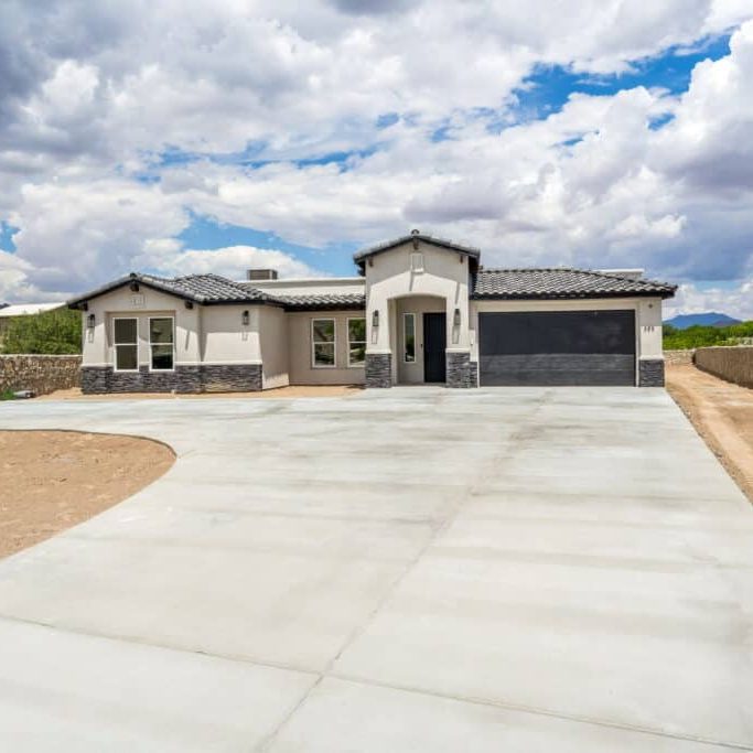 Las Cruces New Home Builder in neighboring Dona Ana with White Stucco